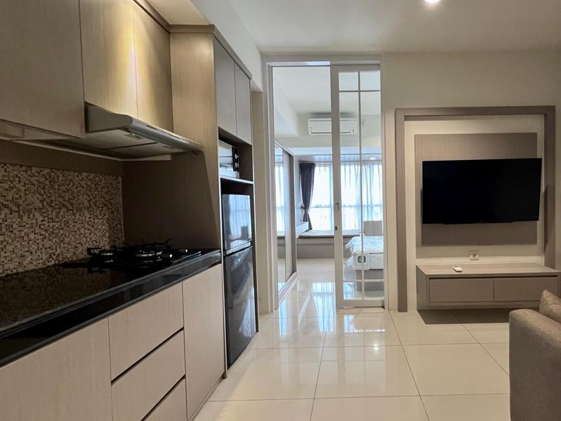 Unit 1 BR Fully Furnished Baru Dijual di Apartemen Orange County Lippo Cikarang